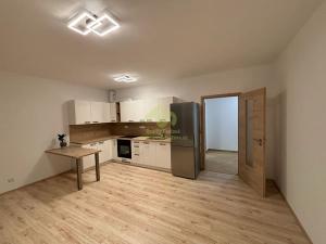 Pronájem bytu 2+kk, Plzeň, Rubínová, 69 m2