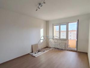 Pronájem bytu 2+1, Praha, Na Petřinách, 50 m2