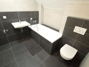 Pronájem rodinného domu, Praha - Újezd nad Lesy, Staroújezdská, 98 m2