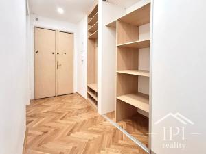 Pronájem bytu 2+kk, Praha - Dejvice, Dejvická, 51 m2