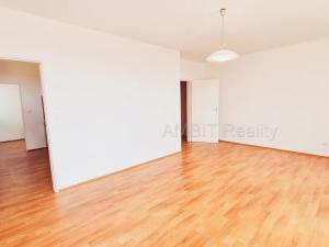 Pronájem bytu 2+1, Praha - Kbely, Pod Nouzovem, 59 m2