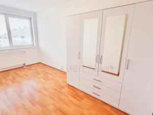 Pronájem bytu 2+1, Praha - Kbely, Pod Nouzovem, 59 m2