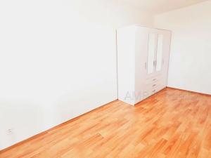 Pronájem bytu 2+1, Praha - Kbely, Pod Nouzovem, 59 m2