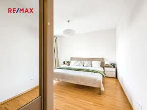 Pronájem bytu 2+kk, Praha - Žižkov, Ke kapslovně, 70 m2