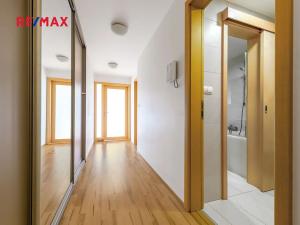 Pronájem bytu 2+kk, Praha - Žižkov, Ke kapslovně, 70 m2