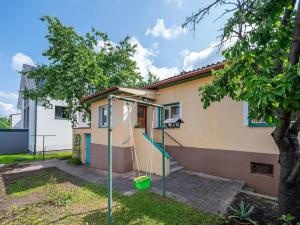 Prodej rodinného domu, Praha - Dolní Chabry, Obslužná, 100 m2