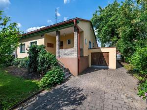 Prodej rodinného domu, Praha - Dolní Chabry, Obslužná, 100 m2