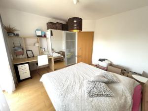Pronájem bytu 2+kk, České Budějovice - České Budějovice 3, U Trojice, 58 m2