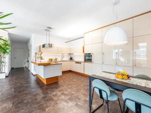 Pronájem bytu 3+kk, Praha - Karlín, Rohanské nábřeží, 127 m2