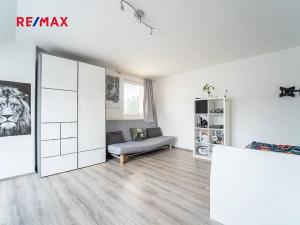 Prodej rodinného domu, Nupaky, K Parku, 156 m2