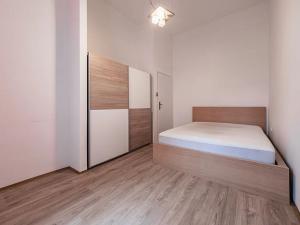 Prodej bytu 4+1, Praha - Vinohrady, Bruselská, 70 m2