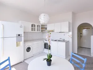 Prodej bytu 2+kk, Praha - Kamýk, Zárubova, 39 m2