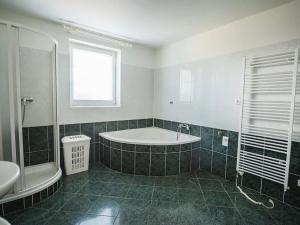 Prodej rodinného domu, Raspenava, 237 m2
