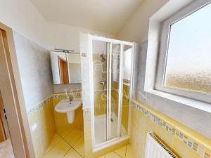 Pronájem bytu 3+kk, Praha - Kbely, Toužimská, 95 m2