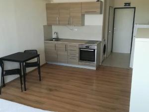 Pronájem bytu 1+kk, Praha - Radotín, Vrážská, 29 m2