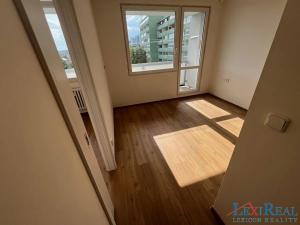 Pronájem bytu 2+kk, Praha - Motol, Hennerova, 33 m2