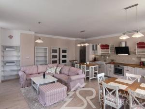 Prodej bytu 3+kk, Kašperské Hory, Náměstí, 90 m2