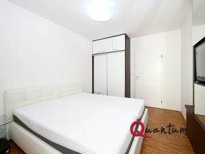 Pronájem bytu 2+kk, Praha - Modřany, Na Srážku, 60 m2