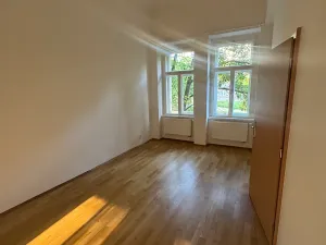 Pronájem bytu 3+1, Praha - Nové Město, Na Moráni, 61 m2