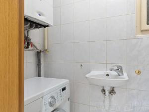 Pronájem bytu 2+kk, Praha - Vinohrady, Velehradská, 49 m2