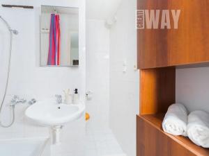 Prodej bytu 2+1, Praha - Miškovice, Polabská, 49 m2