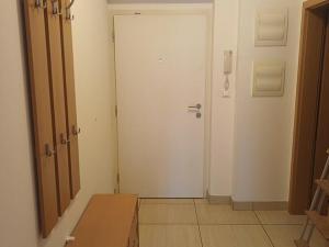 Pronájem bytu 2+kk, Praha - Michle, Magistrů, 38 m2