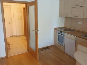 Pronájem bytu 2+kk, Praha - Michle, Magistrů, 38 m2