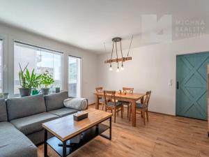 Prodej bytu 3+1, Brno, Mutěnická, 71 m2