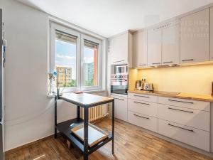 Prodej bytu 3+1, Brno, Mutěnická, 71 m2