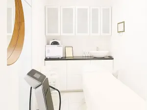 Prodej obchodního prostoru, Praha - Strašnice, Zvěřinova, 34 m2