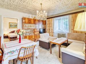 Prodej bytu 2+1, Ostrov, Komenského, 77 m2