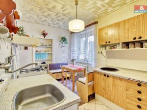 Prodej bytu 2+1, Ostrov, Komenského, 77 m2
