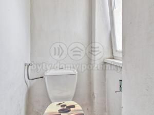 Prodej bytu 2+1, Ostrov, Komenského, 77 m2