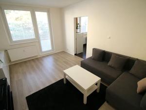 Pronájem bytu 2+1, Brno, Plovdivská, 56 m2
