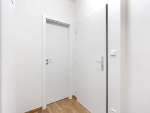 Pronájem bytu 2+kk, Praha - Břevnov, Heleny Malířové, 37 m2