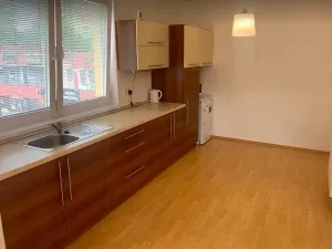 Pronájem bytu 1+kk, Otrokovice, Hlavní, 28 m2