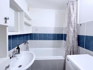 Pronájem bytu 3+kk, Praha - Kamýk, Papírníkova, 66 m2