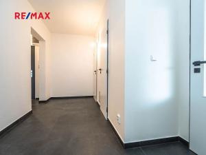 Pronájem bytu 3+kk, Praha - Kobylisy, Formánkova, 65 m2
