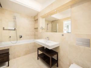 Pronájem bytu 4+kk, Praha, Za Karlínským přístavem, 150 m2