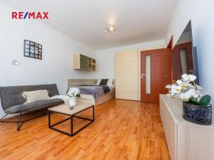 Prodej bytu 1+kk, Praha - Háje, Hekrova, 31 m2