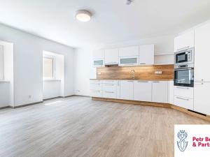 Pronájem bytu 3+kk, Rakovník, Husovo náměstí, 87 m2