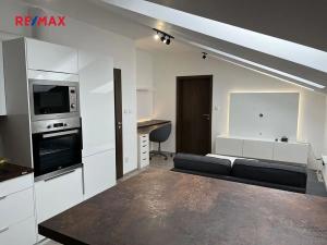 Pronájem bytu 2+kk, Kladno, Jaroslava Holečka, 38 m2