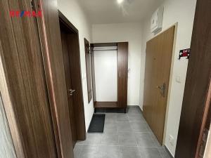 Pronájem bytu 2+kk, Kladno, Jaroslava Holečka, 38 m2