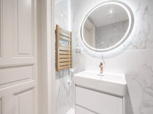 Prodej bytu 2+kk, Praha - Nové Město, V tůních, 54 m2
