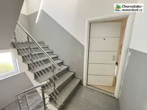 Prodej bytu 4+kk, Novalja, Chorvatsko, 69 m2