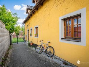 Pronájem bytu 2+1, Květnice, Na Ladech, 45 m2