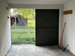 Pronájem garáže, Hradec Králové, Zahrádkářská osada Hradečan, 18 m2