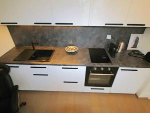 Pronájem bytu 1+kk, Praha - Modřany, Vrátnická, 36 m2
