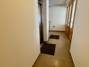 Prodej bytu 3+kk, Klecany, Nám. Třebízského, 72 m2