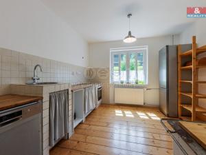 Prodej rodinného domu, Stříbrná, 228 m2